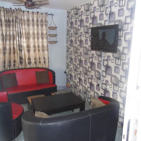 Legendary Inn & Lounge Bale Akiosi Buitenkant foto