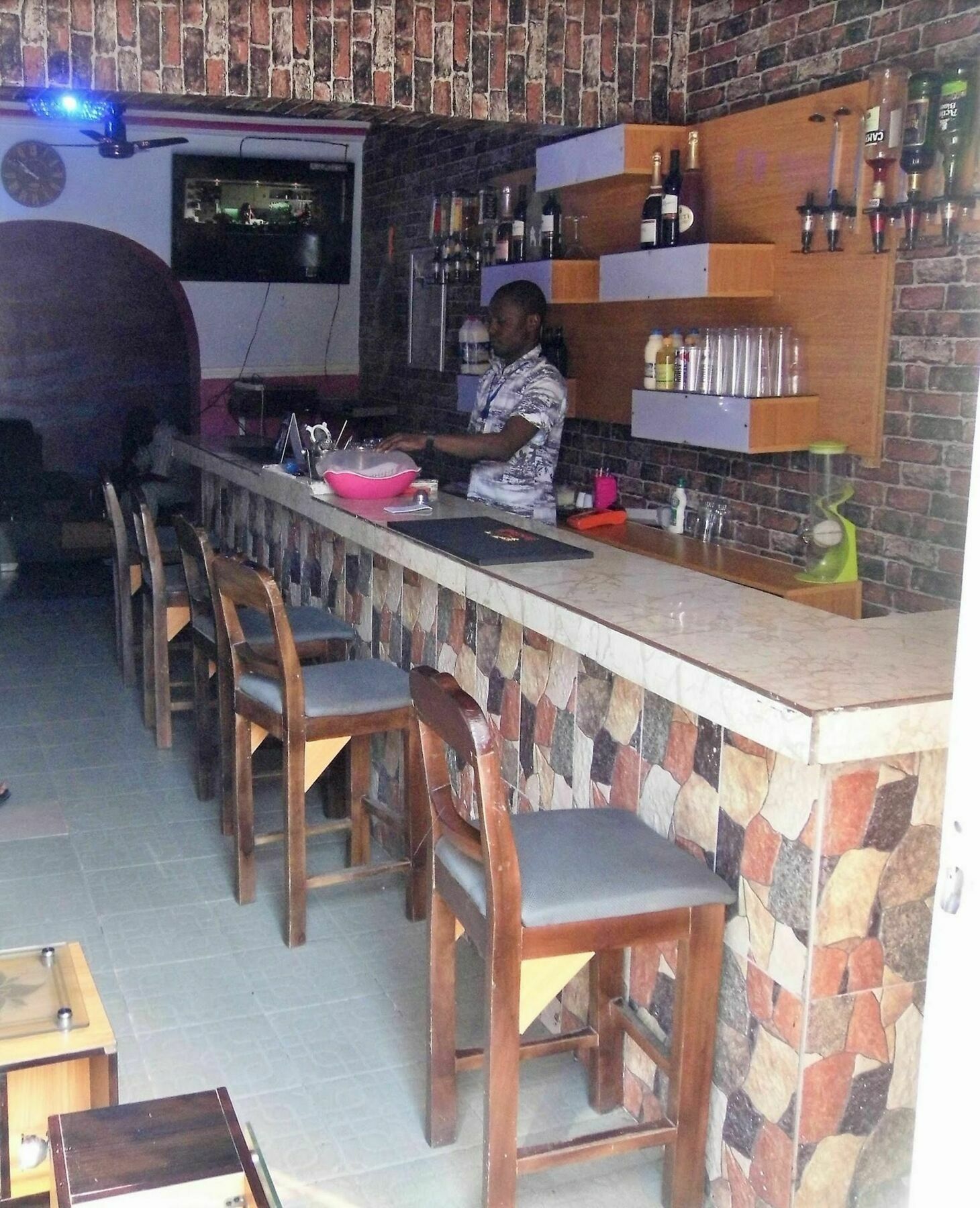Legendary Inn & Lounge Bale Akiosi Buitenkant foto